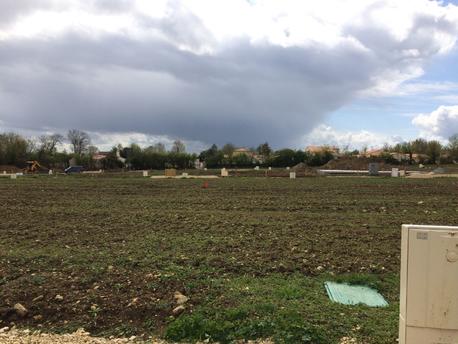 AIFFRES - 328 m2 - 42000euros