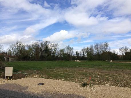 AIFFRES - 387 m2 - 46700euros