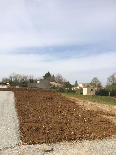 CHAURAY - 350 m2 - 42000euros