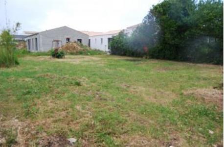 FOURAS - 485 m2 - 138500euros