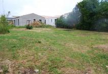 FOURAS - 485 m2 - 138500euros