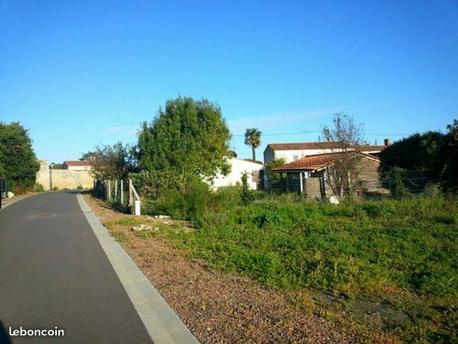 SAINT-MICHEL-EN-L'HERM - 430 m2 - 39000euros