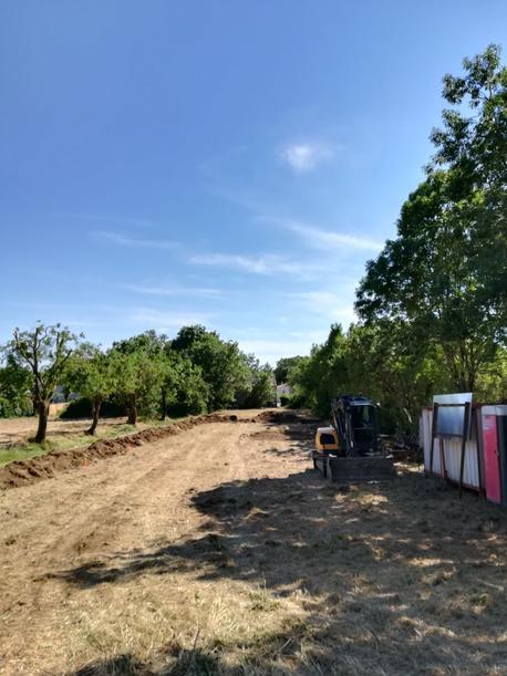 SAINT-SAUVEUR-D'AUNIS - 384 m2 - 51000euros