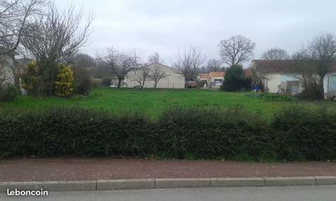 SAINTE-FLAIVE-DES-LOUPS - 946 m2 - 79900euros