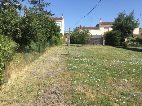 VENANSAULT - 341 m2 - 40000euros